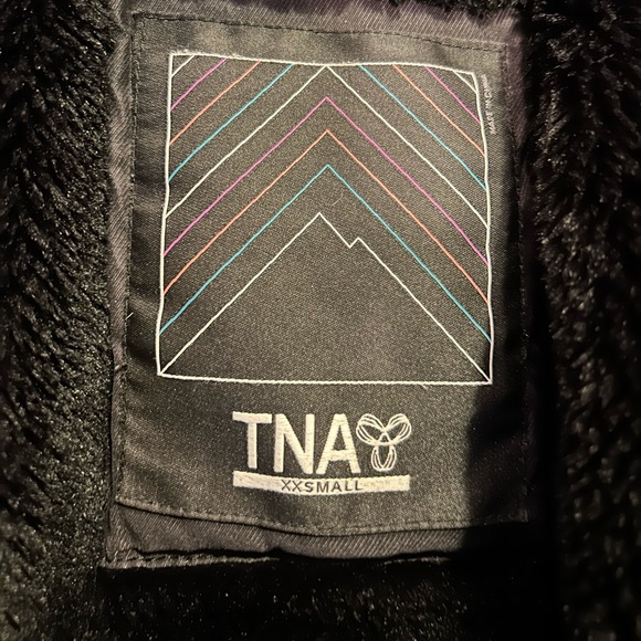 TNA winter coat - Picture 2 of 4